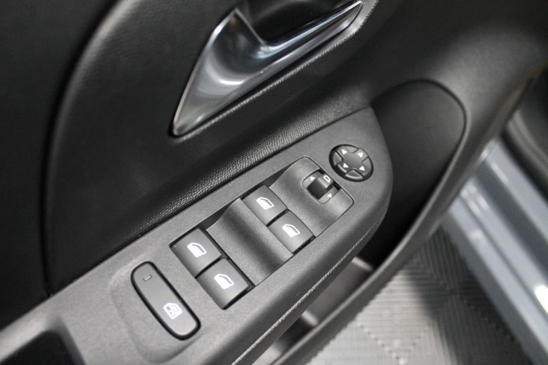 Acheter Opel Corsa Corsa 1.2 75 ch BVM5  5p occasion dans les concessions du Groupe Faurie