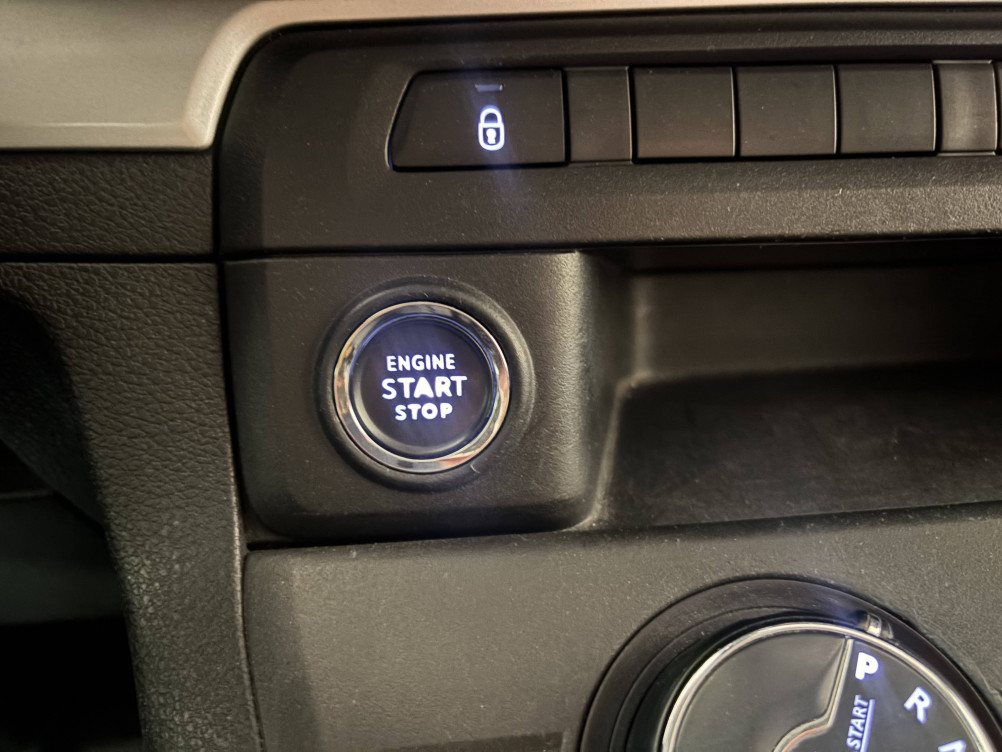 Acheter Opel Vivaro Fourgon VIVARO CA FIXE L3 2.0 DIESEL 180 CH PTAC AUGMENTE BVA8 PACK BUSINESS 4p occasion dans les concessions du Groupe Faurie