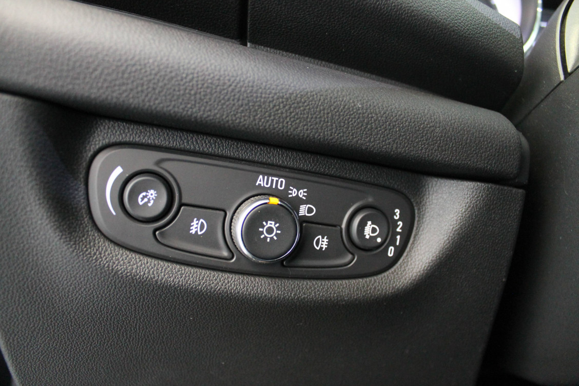 Acheter Opel Insignia Insignia Grand Sport 1.6 Diesel 136 ch Edition Business 5p occasion dans les concessions du Groupe Faurie