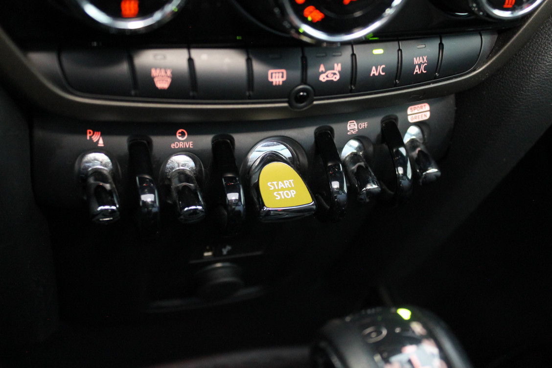 Acheter Mini Countryman F60 Countryman 136 - 88 ch ALL4 BVA6 Cooper SE Longstone 5p occasion dans les concessions du Groupe Faurie