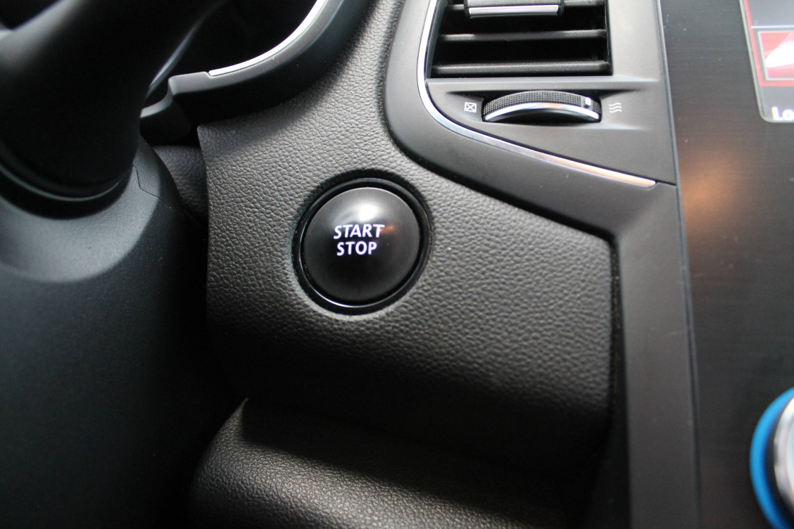 Acheter Renault Megane 4 Mégane IV Berline Blue dCi 115 Business 5p occasion dans les concessions du Groupe Faurie