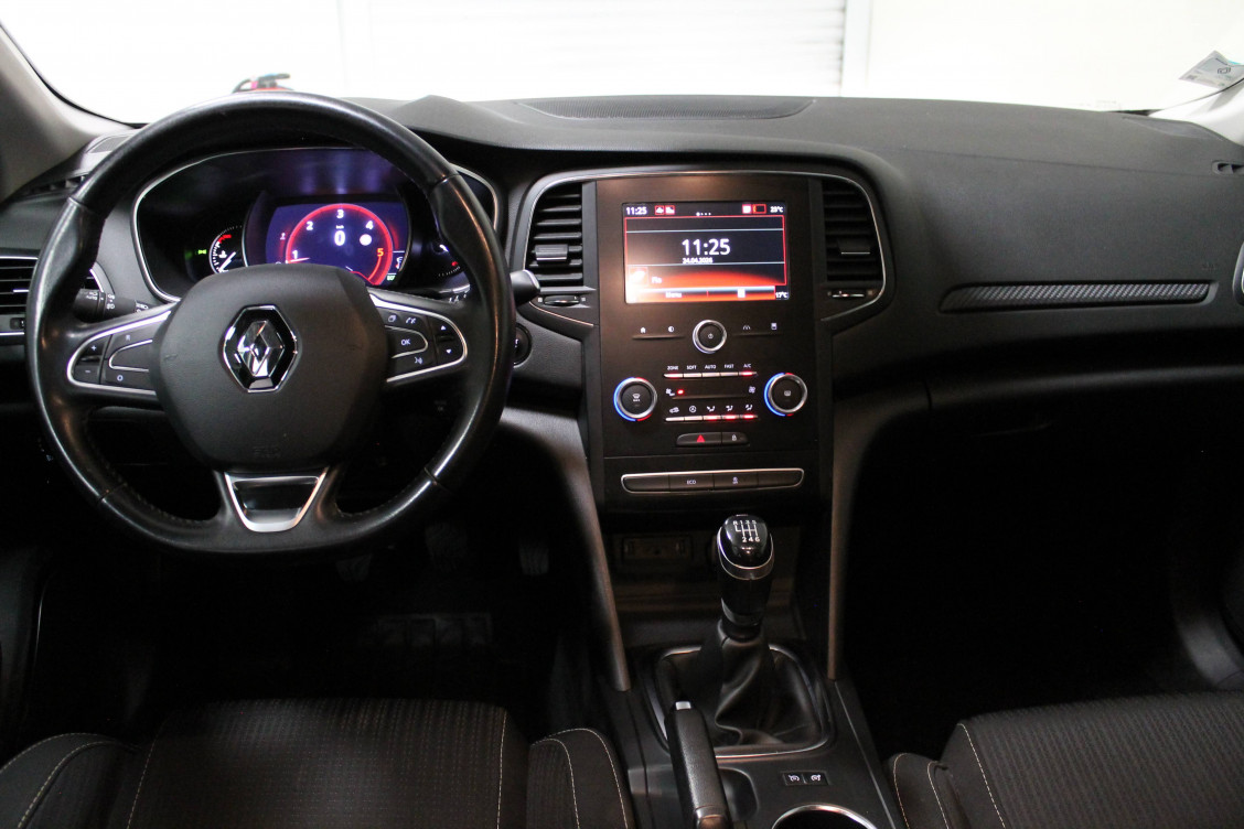 Acheter Renault Megane 4 Mégane IV Berline Blue dCi 115 Business 5p occasion dans les concessions du Groupe Faurie