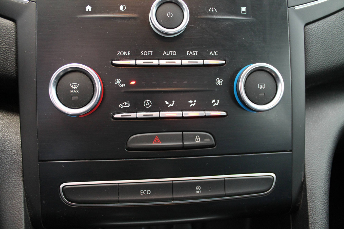 Acheter Renault Megane 4 Mégane IV Berline Blue dCi 115 Business 5p occasion dans les concessions du Groupe Faurie