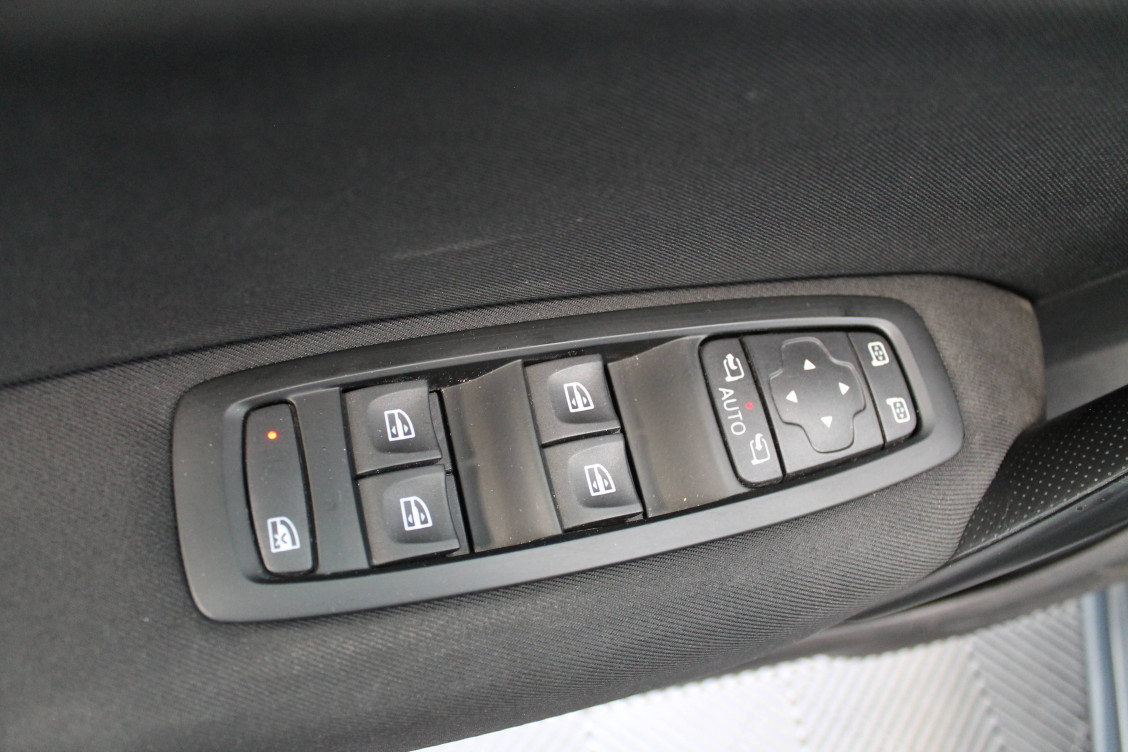 Acheter Renault Megane 4 Mégane IV Berline Blue dCi 115 Business 5p occasion dans les concessions du Groupe Faurie