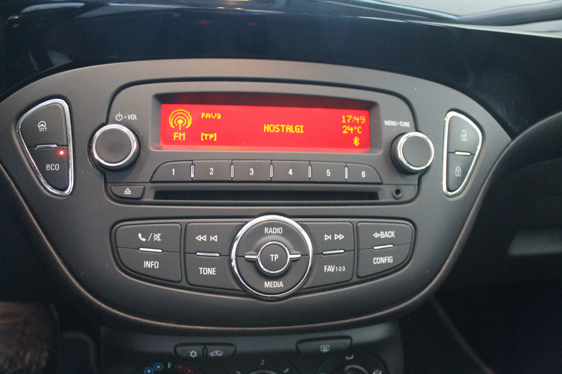 Acheter Opel Corsa E Corsa 1.4 90 ch Enjoy 5p occasion dans les concessions du Groupe Faurie