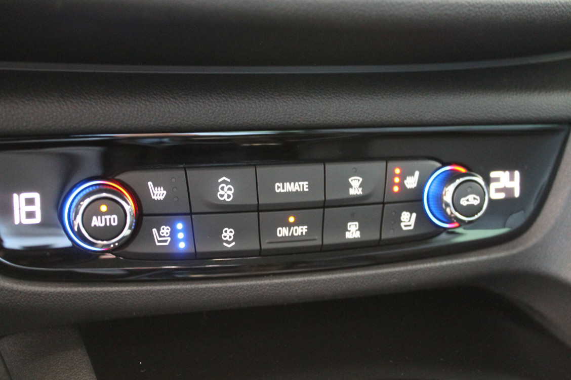 Acheter Opel Insignia Insignia Grand Sport 2.0 D 170 ch BlueInjection Elite 5p occasion dans les concessions du Groupe Faurie