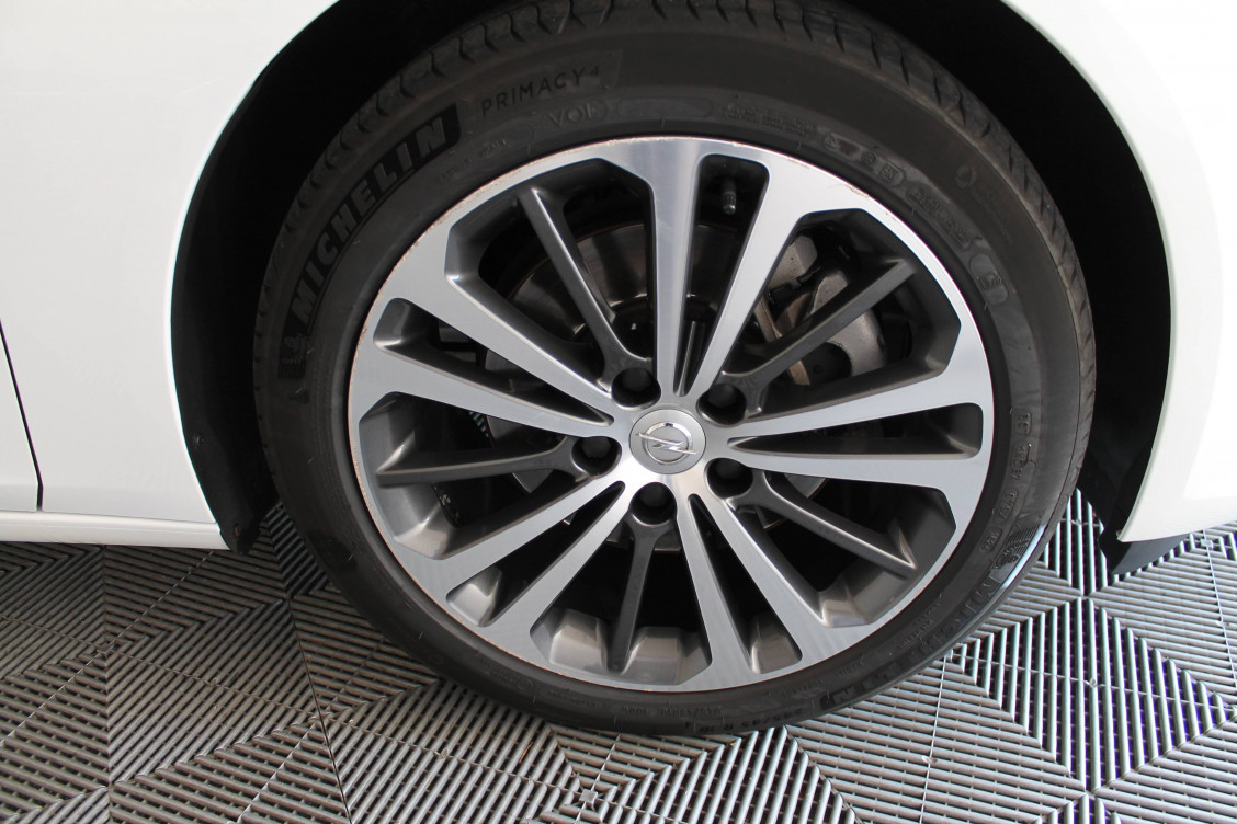 Acheter Opel Insignia Insignia Grand Sport 2.0 D 170 ch BlueInjection Elite 5p occasion dans les concessions du Groupe Faurie