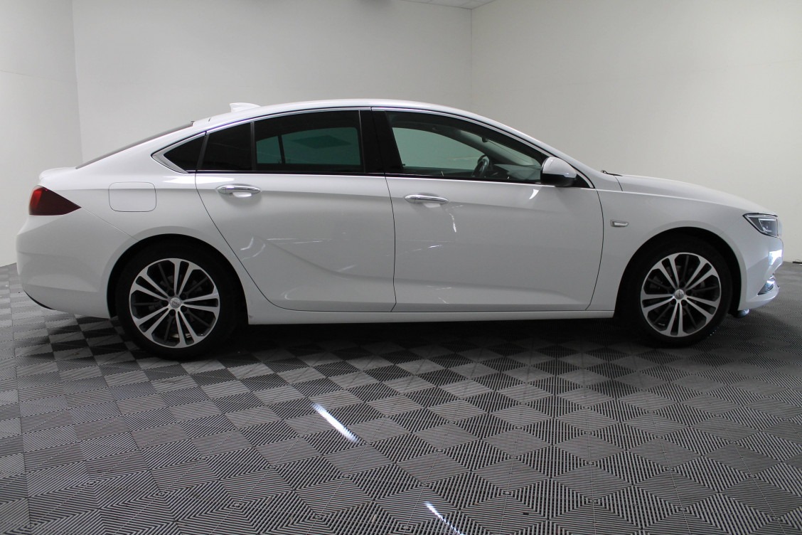 Acheter Opel Insignia Insignia Grand Sport 2.0 D 170 ch BlueInjection Elite 5p occasion dans les concessions du Groupe Faurie