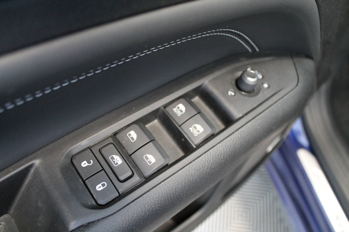 Acheter Jeep Compass Compass 1.6 I MultiJet II 130 ch BVM6 S 5p occasion dans les concessions du Groupe Faurie