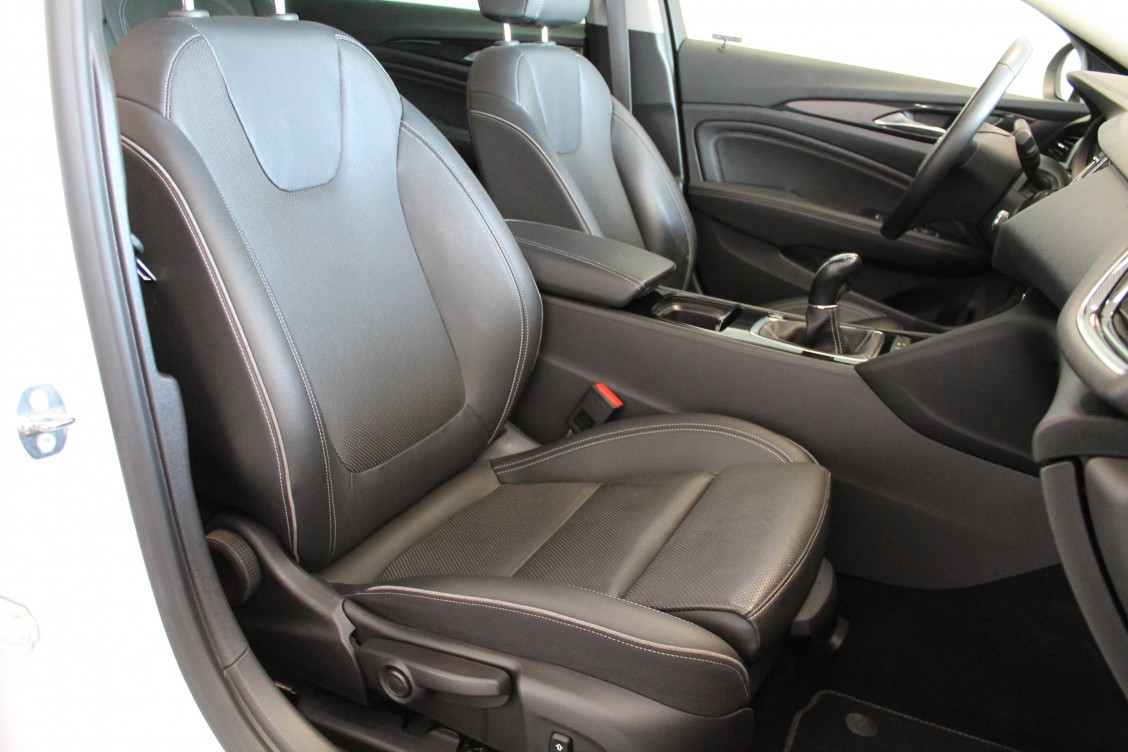 Acheter Opel Insignia Insignia Grand Sport 2.0 D 170 ch BlueInjection Elite 5p occasion dans les concessions du Groupe Faurie