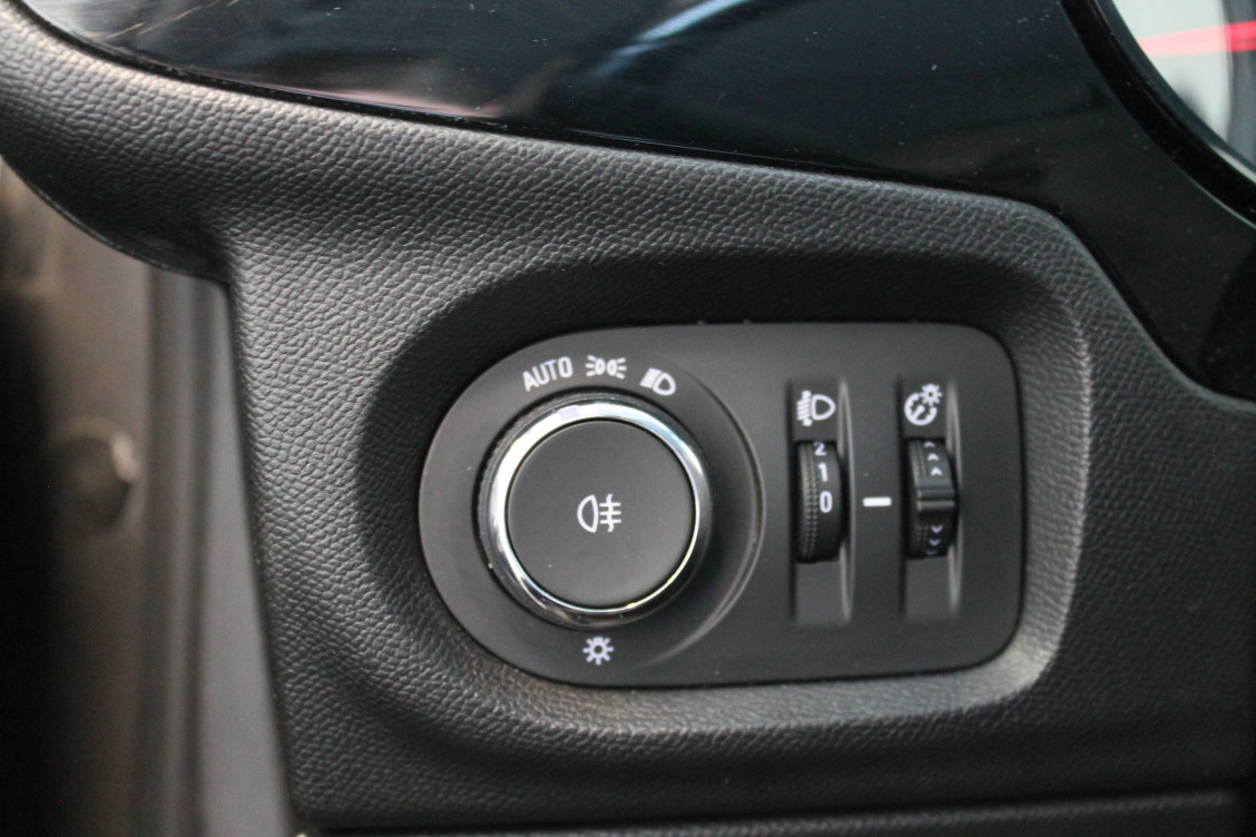 Acheter Opel Corsa Corsa 1.2 75 ch BVM5 Edition 5p occasion dans les concessions du Groupe Faurie