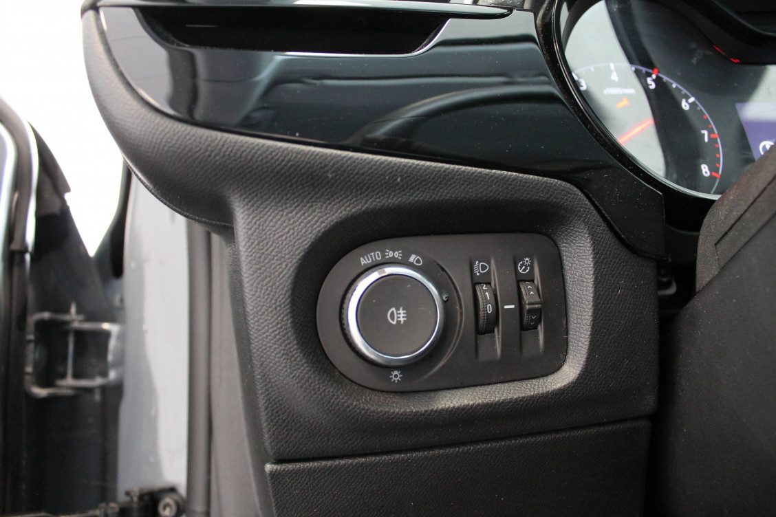 Acheter Opel Corsa Corsa 1.2 75 ch BVM5  5p occasion dans les concessions du Groupe Faurie