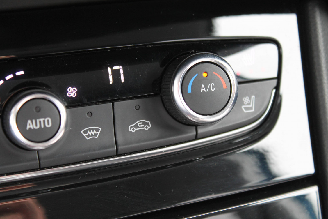 Acheter Opel Grandland X Grandland X Hybrid 225 ch BVA8 Ultimate 5p occasion dans les concessions du Groupe Faurie
