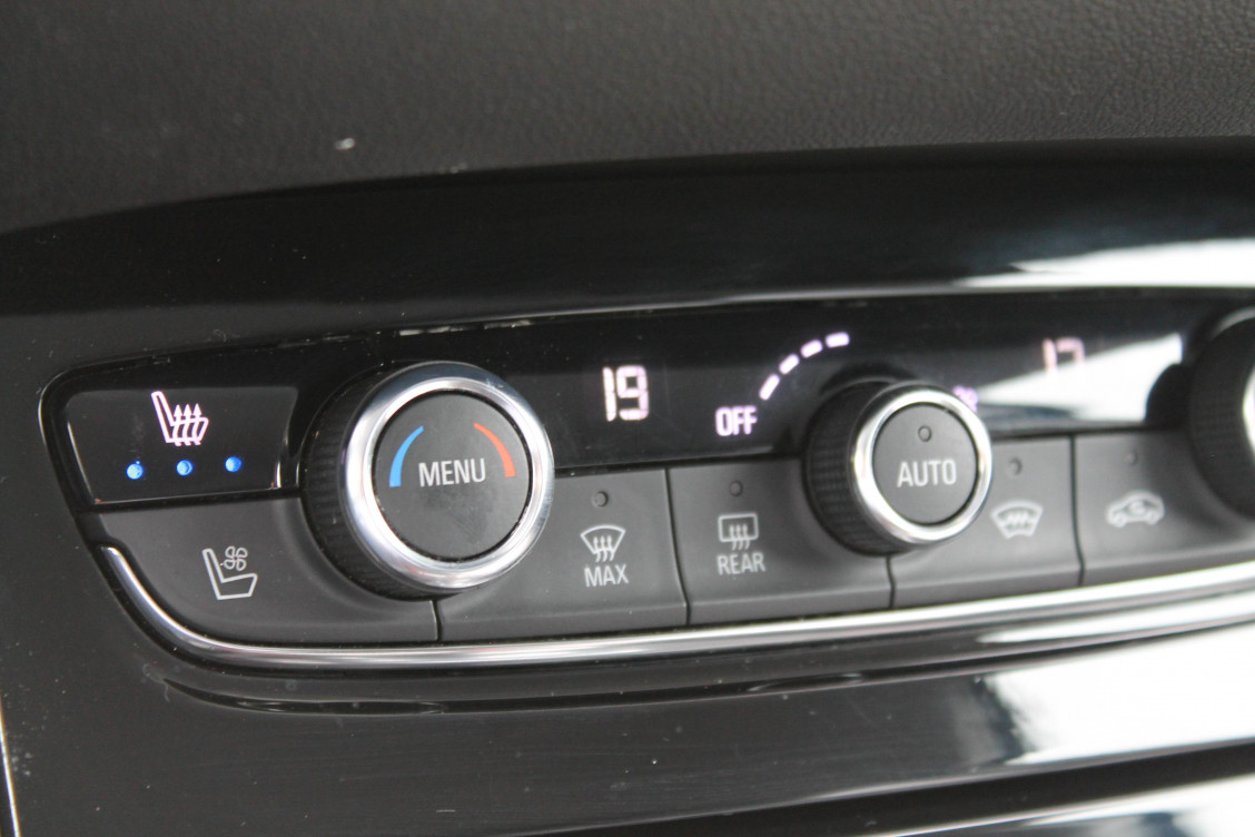 Acheter Opel Grandland X Grandland X Hybrid 225 ch BVA8 Ultimate 5p occasion dans les concessions du Groupe Faurie