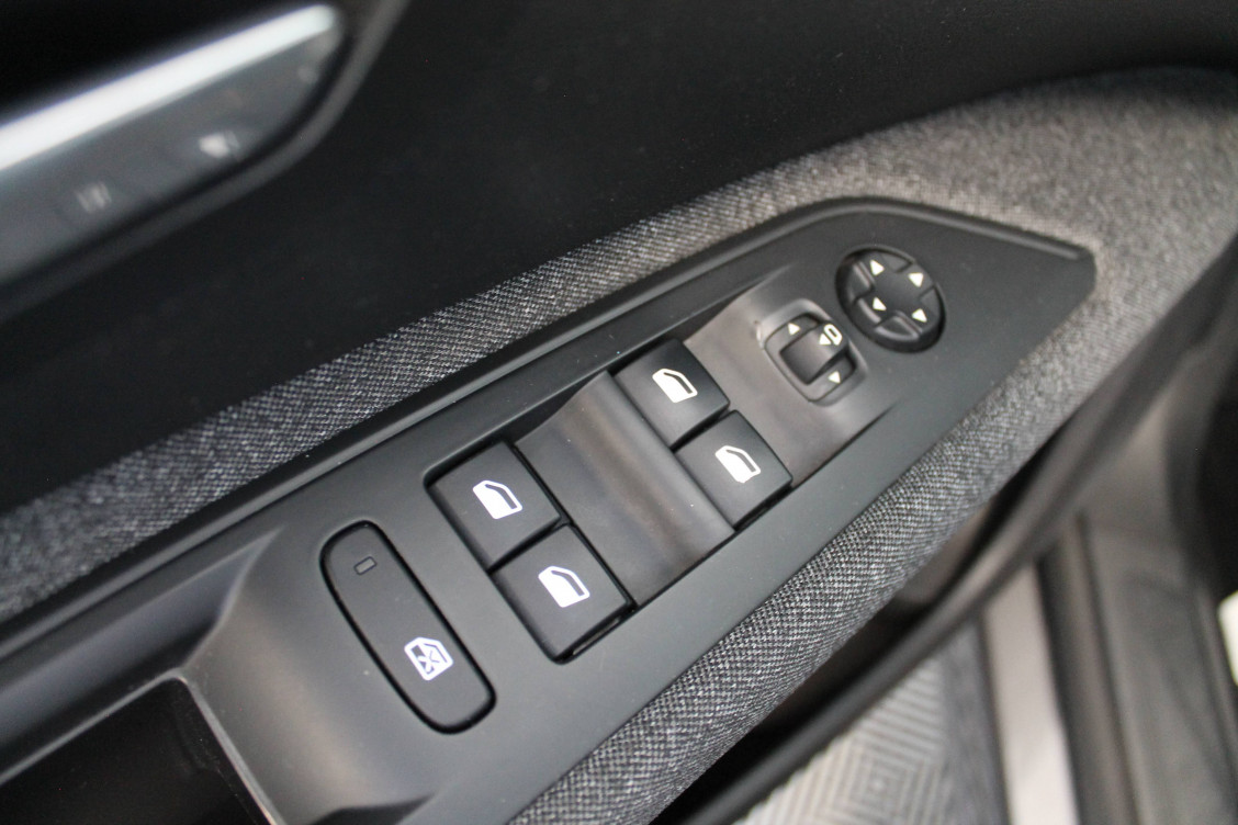 Acheter Peugeot 5008 5008 PureTech 130ch S&S EAT8 Active Business 5p occasion dans les concessions du Groupe Faurie