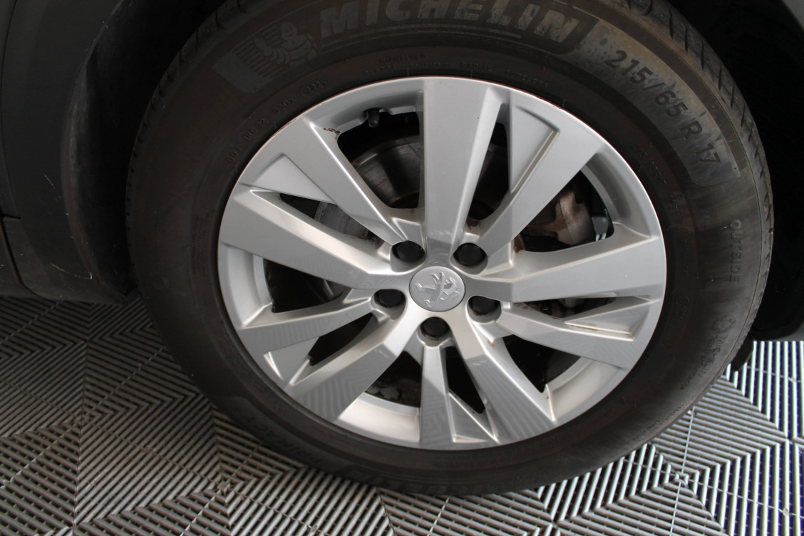 Acheter Peugeot 5008 5008 PureTech 130ch S&S EAT8 Active Business 5p occasion dans les concessions du Groupe Faurie