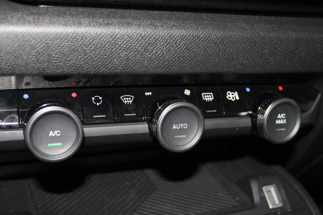 Acheter Citroën C4 C4 PureTech 130 EAT8 Plus 5p occasion dans les concessions du Groupe Faurie