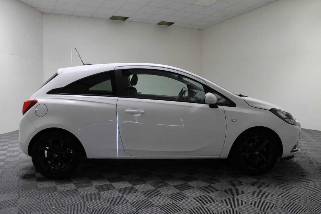 Acheter Opel Corsa E Corsa 1.4 90 ch Color Edition 3p occasion dans les concessions du Groupe Faurie