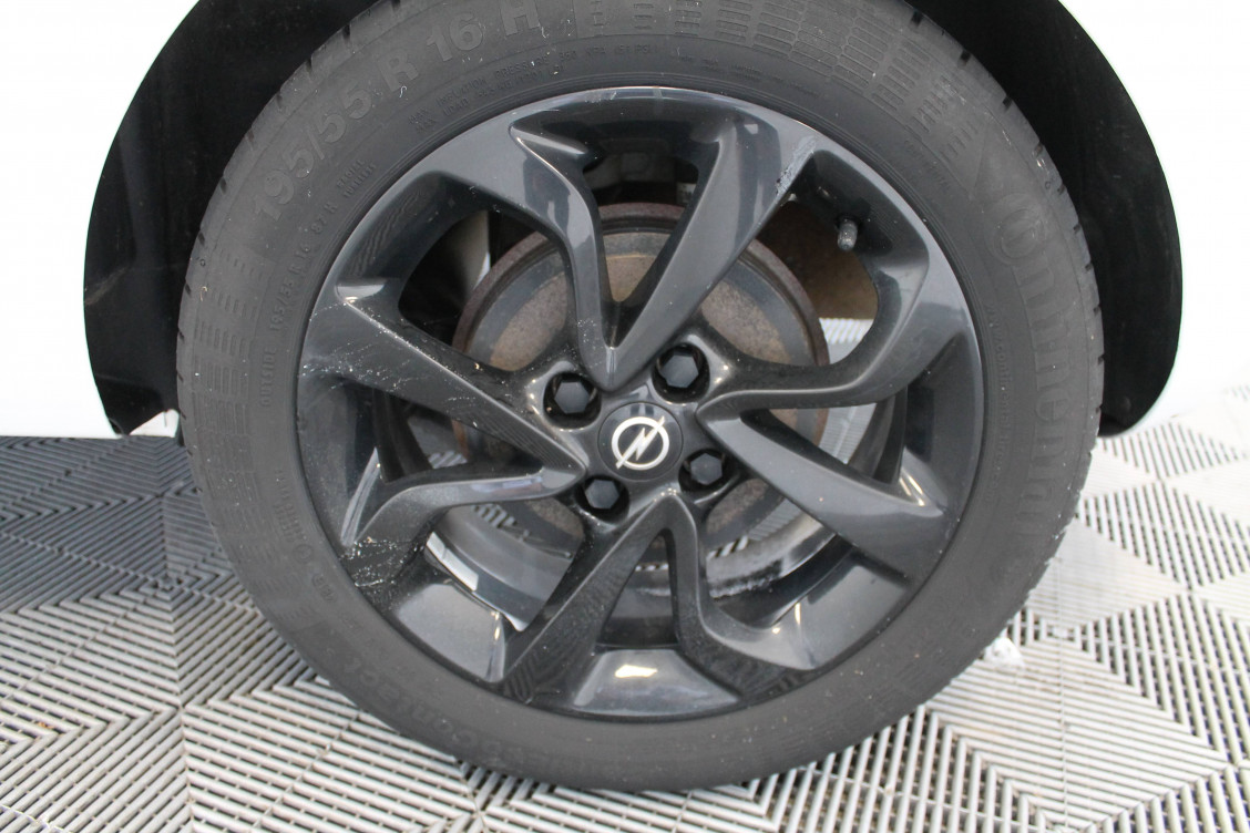 Acheter Opel Corsa E Corsa 1.4 90 ch Color Edition 3p occasion dans les concessions du Groupe Faurie