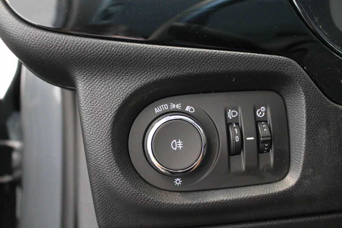 Acheter Opel Corsa E Corsa Electrique 136 ch & Batterie 50 kWh  5p occasion dans les concessions du Groupe Faurie