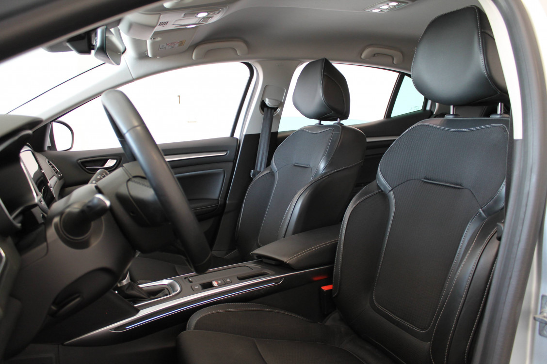 Acheter Renault Megane 4 Megane IV Berline TCe 140 EDC Techno 5p occasion dans les concessions du Groupe Faurie