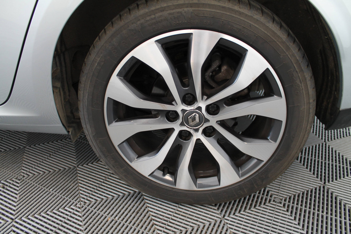 Acheter Renault Megane 4 Megane IV Berline TCe 140 EDC Techno 5p occasion dans les concessions du Groupe Faurie