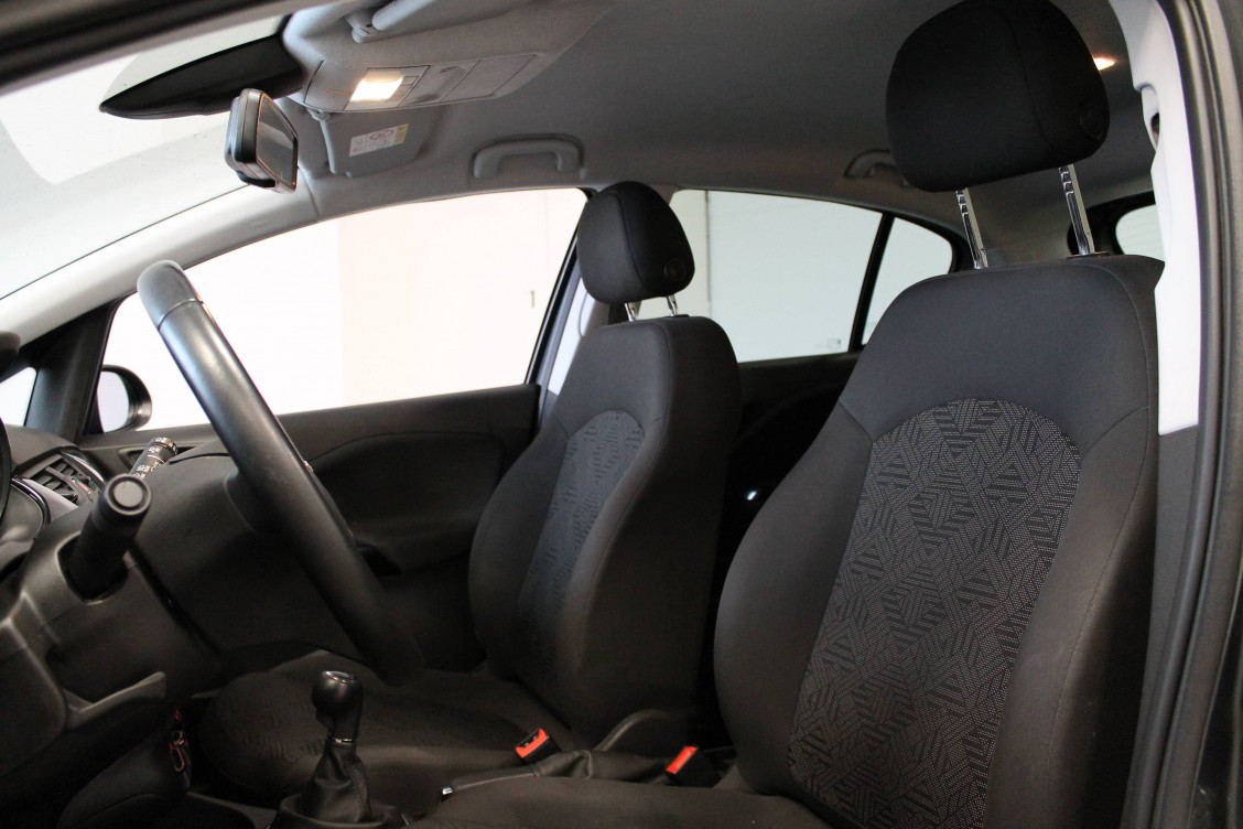 Acheter Opel Corsa E Corsa 1.4 90 ch Excite 5p occasion dans les concessions du Groupe Faurie