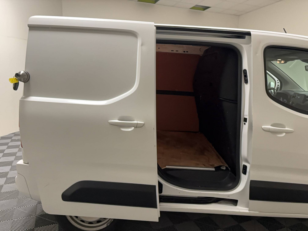 Acheter Opel Combo COMBO CARGO 1.5 130 CH S/S L1H1 AUGMENTE BVA8 PACK CLIM 4p occasion dans les concessions du Groupe Faurie