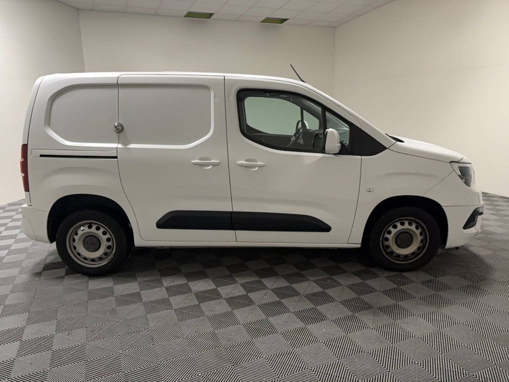 Acheter Opel Combo COMBO CARGO 1.5 130 CH S/S L1H1 AUGMENTE BVA8 PACK CLIM 4p occasion dans les concessions du Groupe Faurie