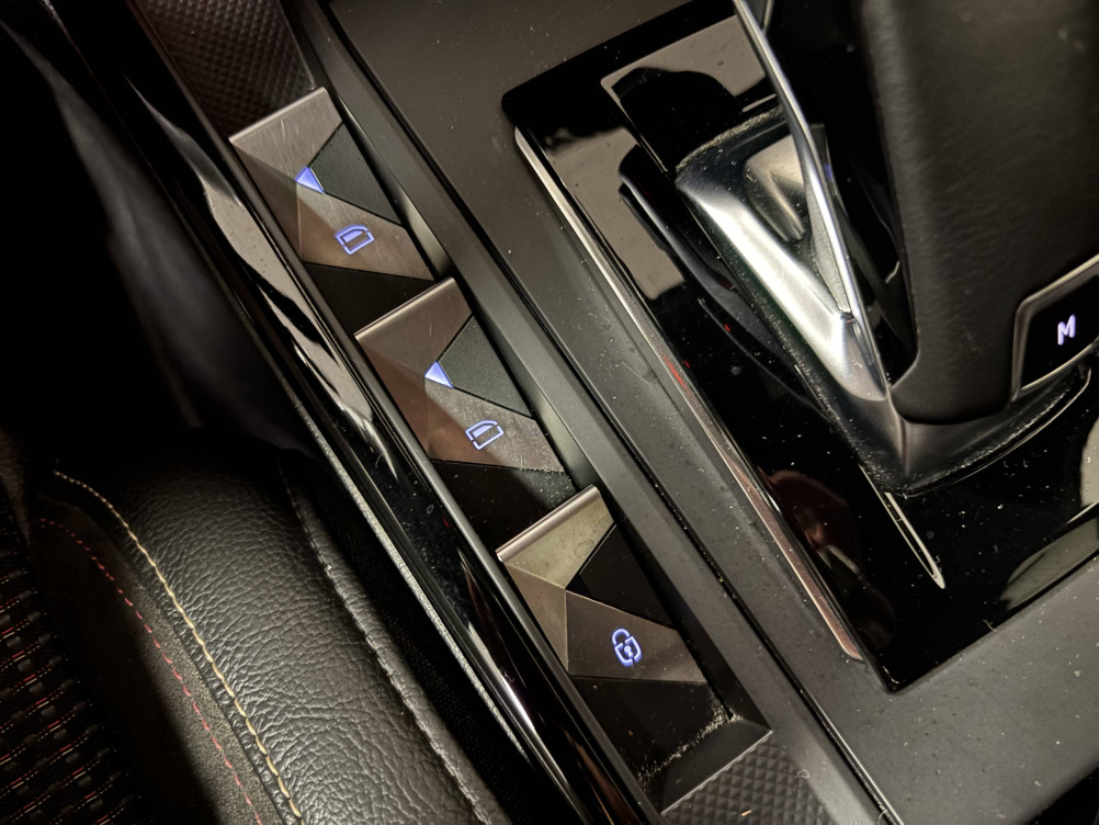 Acheter Ds Ds3 DS 3 Crossback BlueHDi 130 S&S EAT8 Business 5p occasion dans les concessions du Groupe Faurie