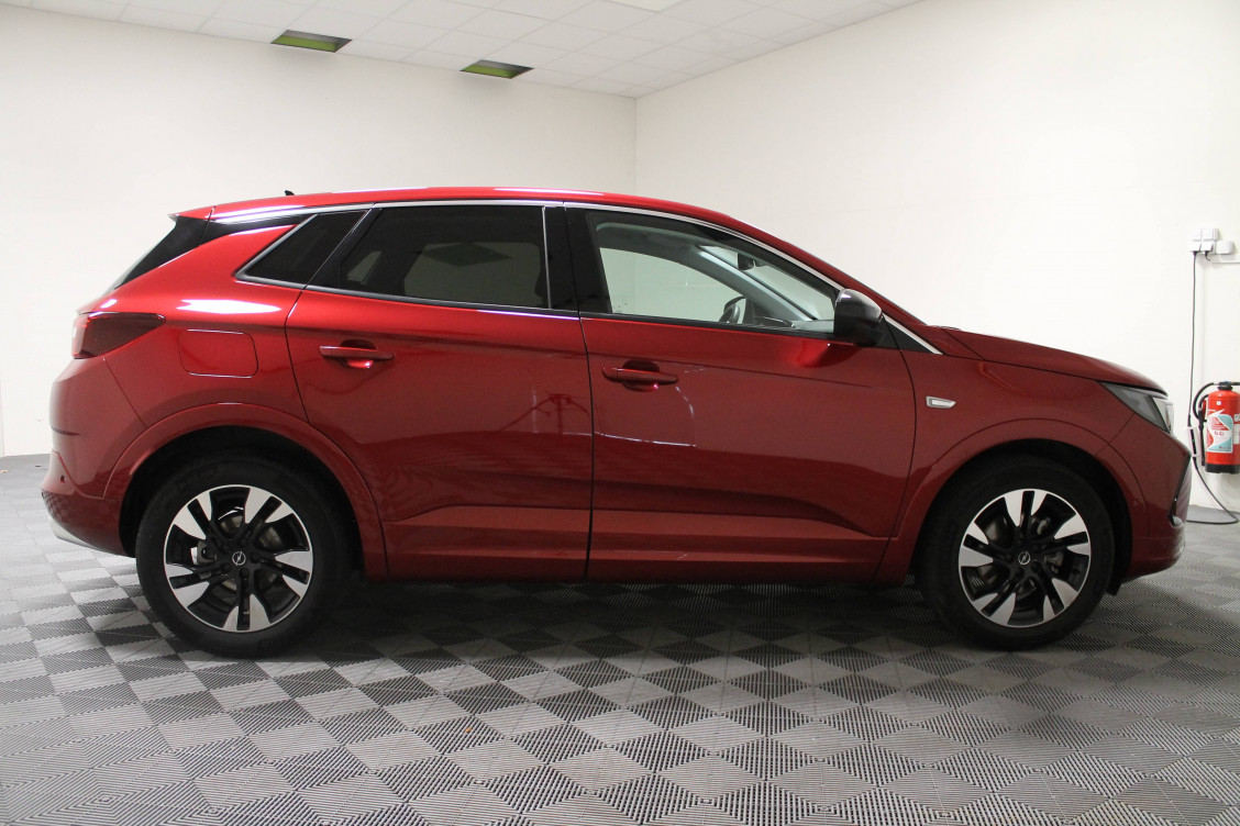 Acheter Opel Grandland Grandland 1.2 Turbo 130 ch Elegance Business 5p occasion dans les concessions du Groupe Faurie