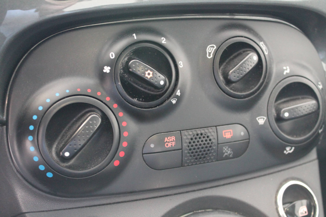 Acheter Fiat 500 500 1.2 69 ch Lounge 3p occasion dans les concessions du Groupe Faurie
