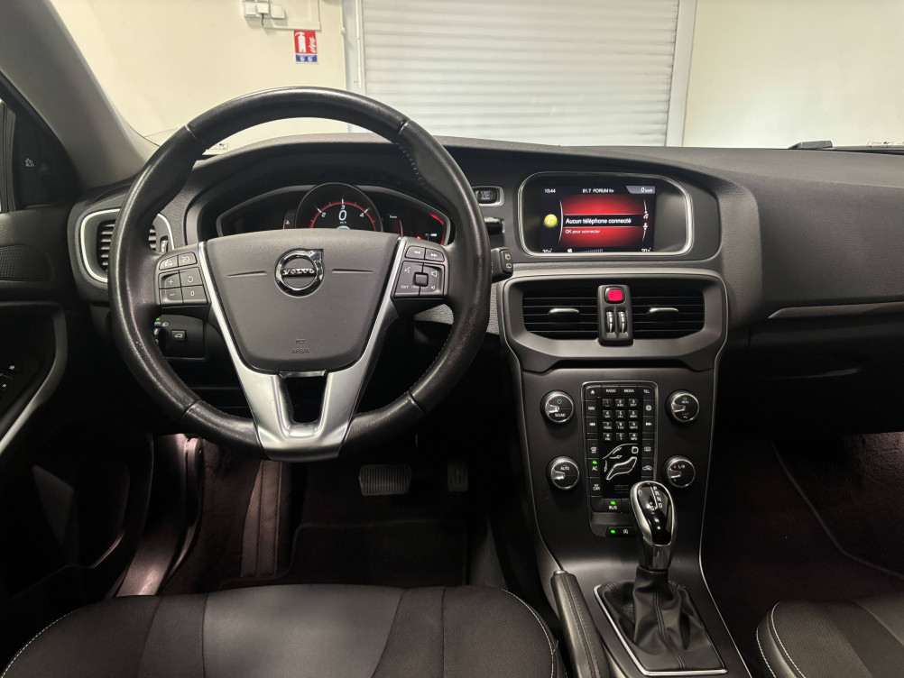 Acheter Volvo V40 V40 D3 150 Geartronic 6 Momentum Business 5p occasion dans les concessions du Groupe Faurie