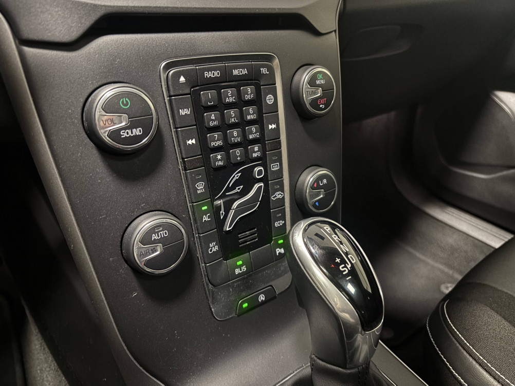 Acheter Volvo V40 V40 D3 150 Geartronic 6 Momentum Business 5p occasion dans les concessions du Groupe Faurie