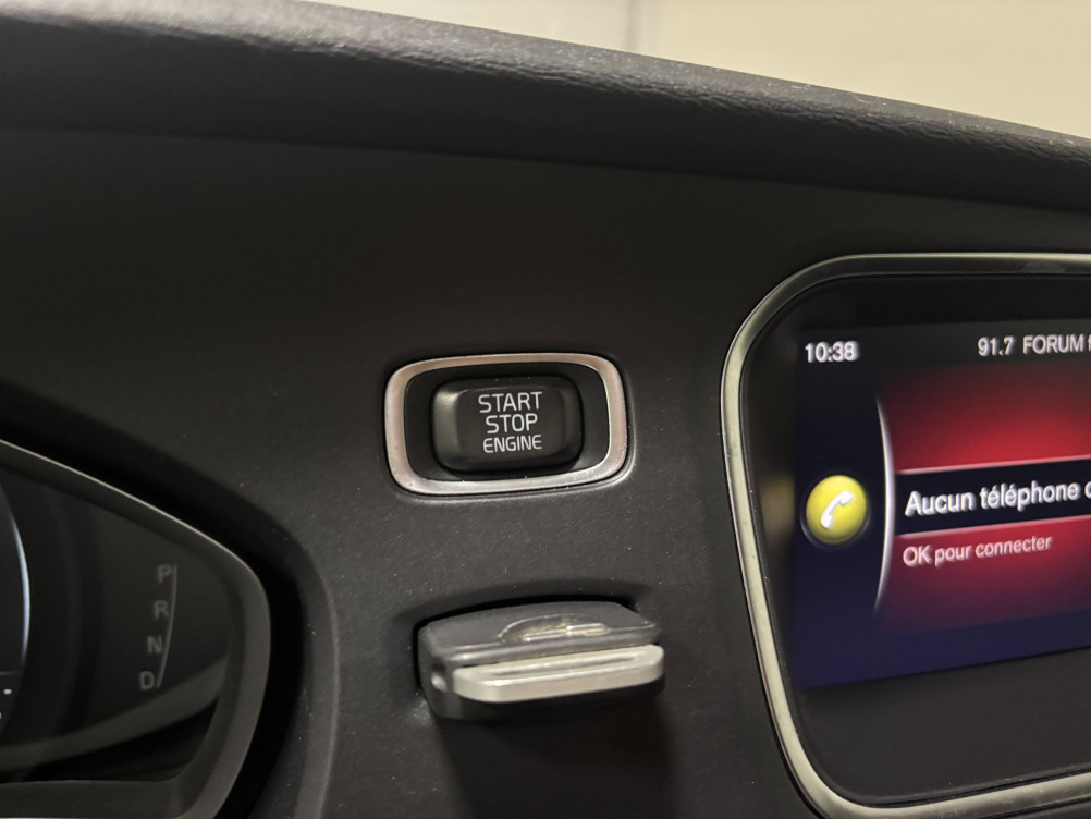 Acheter Volvo V40 V40 D3 150 Geartronic 6 Momentum Business 5p occasion dans les concessions du Groupe Faurie