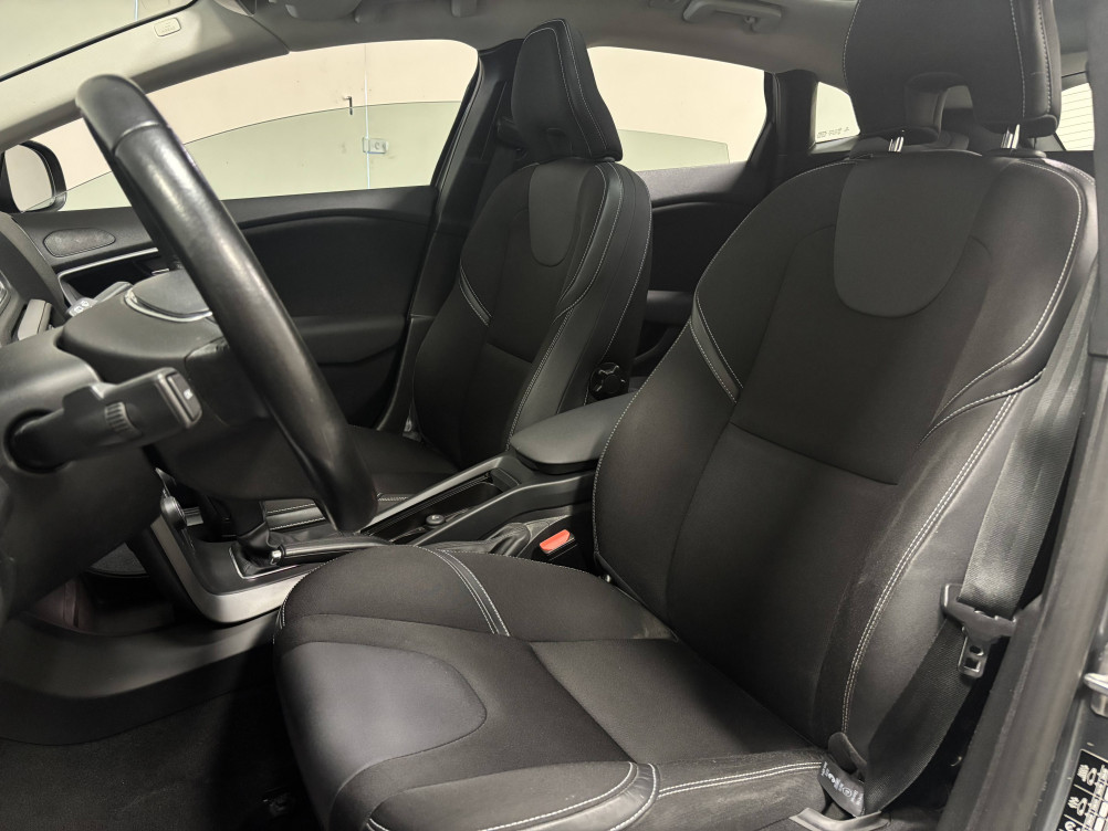 Acheter Volvo V40 V40 D3 150 Geartronic 6 Momentum Business 5p occasion dans les concessions du Groupe Faurie