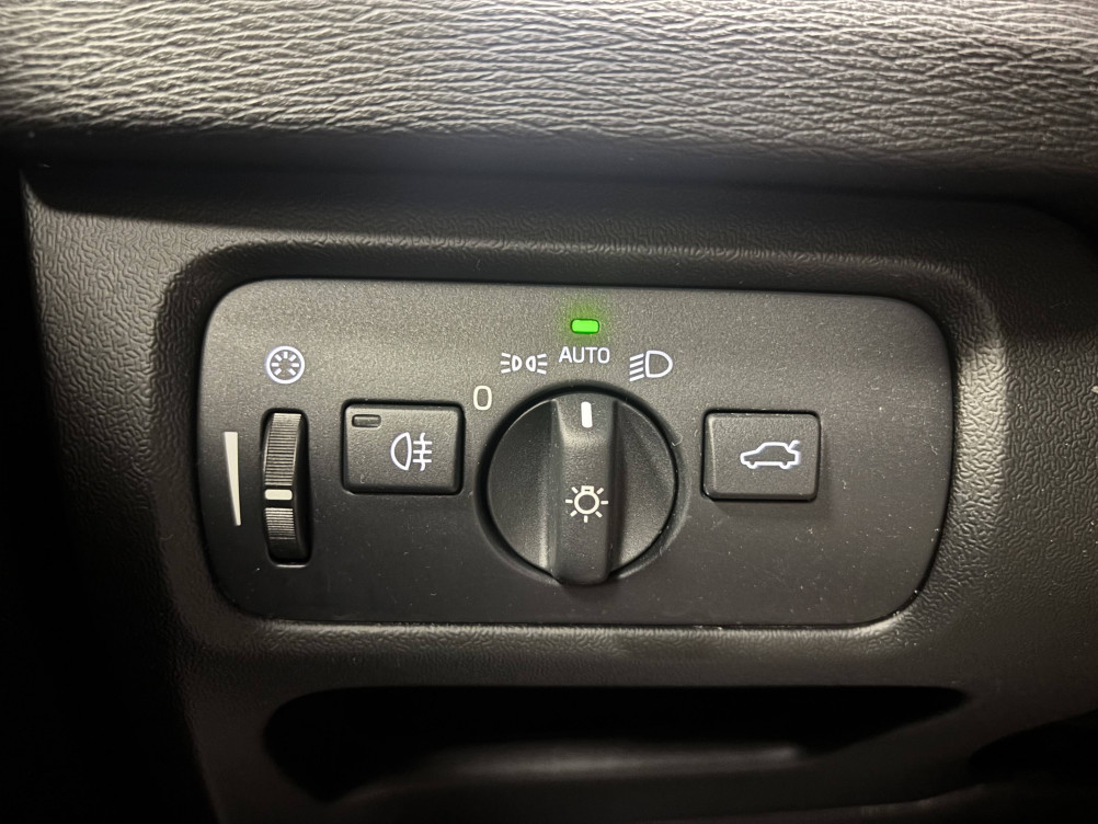 Acheter Volvo V40 V40 D3 150 Geartronic 6 Momentum Business 5p occasion dans les concessions du Groupe Faurie