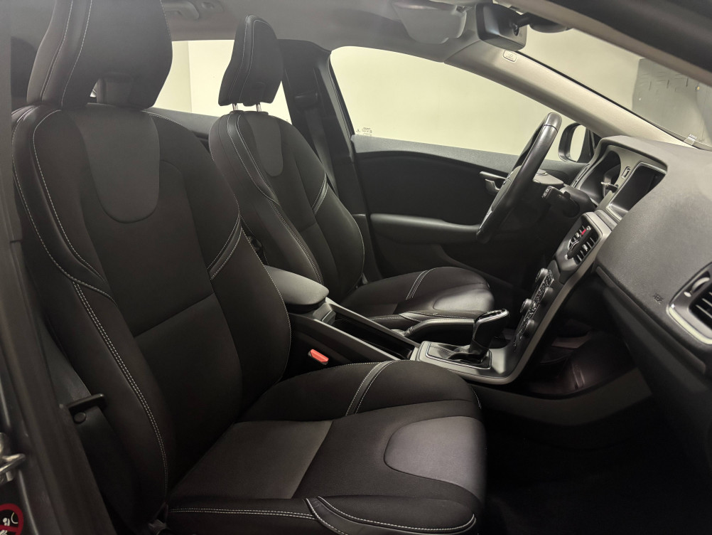 Acheter Volvo V40 V40 D3 150 Geartronic 6 Momentum Business 5p occasion dans les concessions du Groupe Faurie