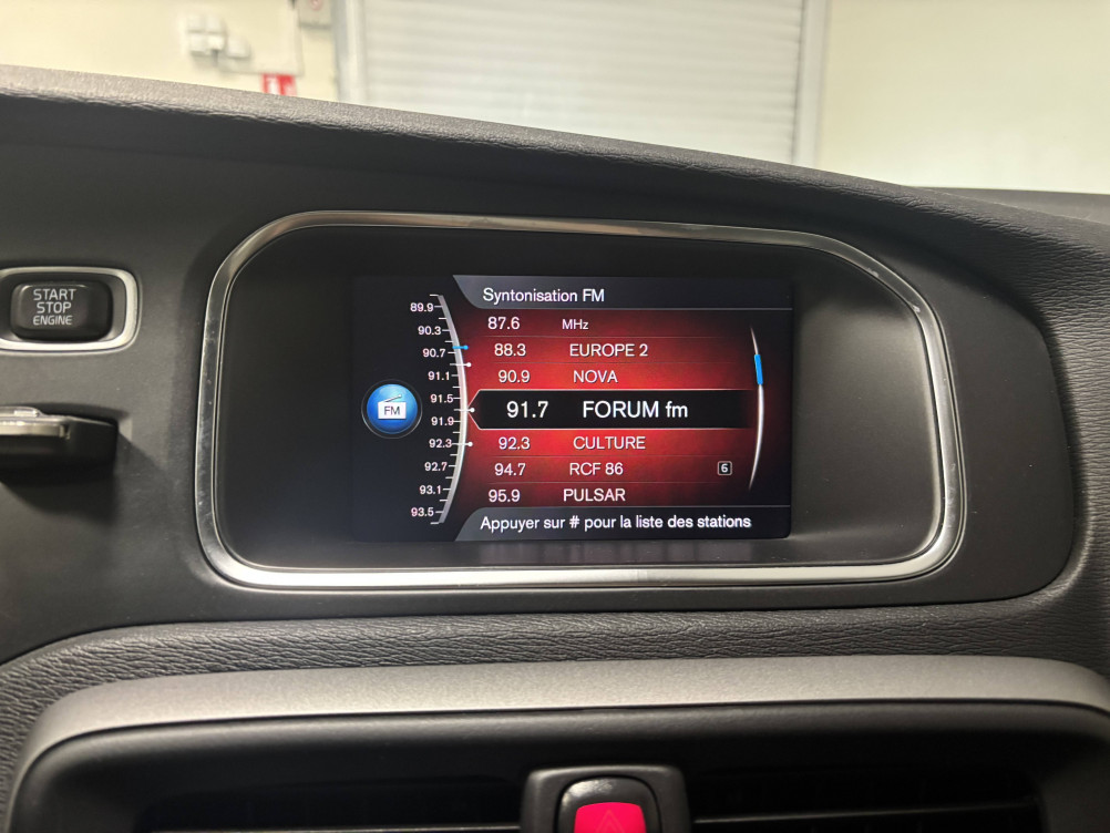 Acheter Volvo V40 V40 D3 150 Geartronic 6 Momentum Business 5p occasion dans les concessions du Groupe Faurie