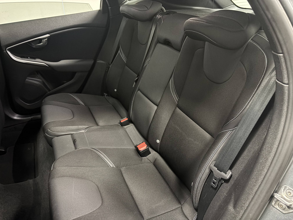 Acheter Volvo V40 V40 D3 150 Geartronic 6 Momentum Business 5p occasion dans les concessions du Groupe Faurie