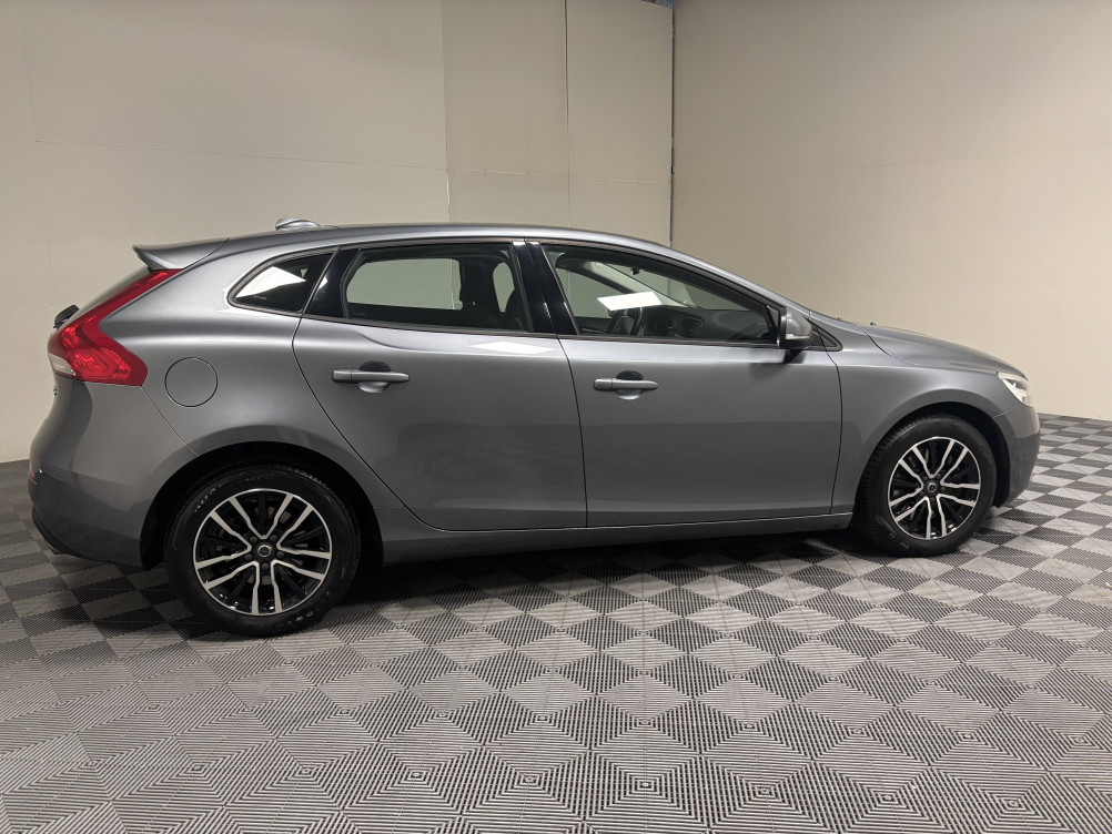 Acheter Volvo V40 V40 D3 150 Geartronic 6 Momentum Business 5p occasion dans les concessions du Groupe Faurie