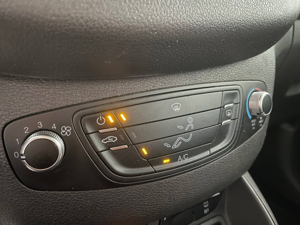 Acheter Ford Tourneo Courier Tourneo Courier 1.0 EcoBoost 100 Ambiente 4p occasion dans les concessions du Groupe Faurie