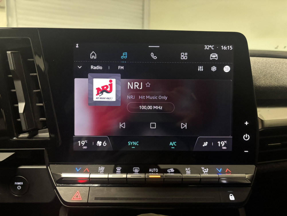 Acheter Renault Megane E-Tech Megane E-Tech EV40 130ch standard charge Equilibre 5p occasion dans les concessions du Groupe Faurie