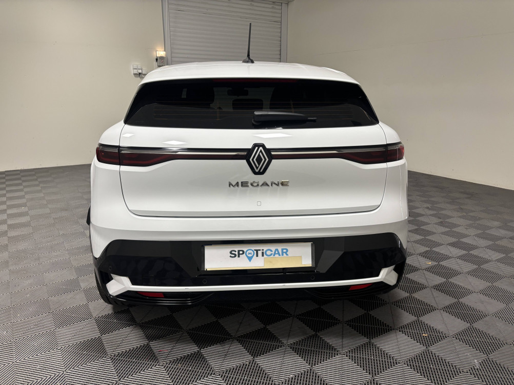 Acheter Renault Megane E-Tech Megane E-Tech EV40 130ch standard charge Equilibre 5p occasion dans les concessions du Groupe Faurie