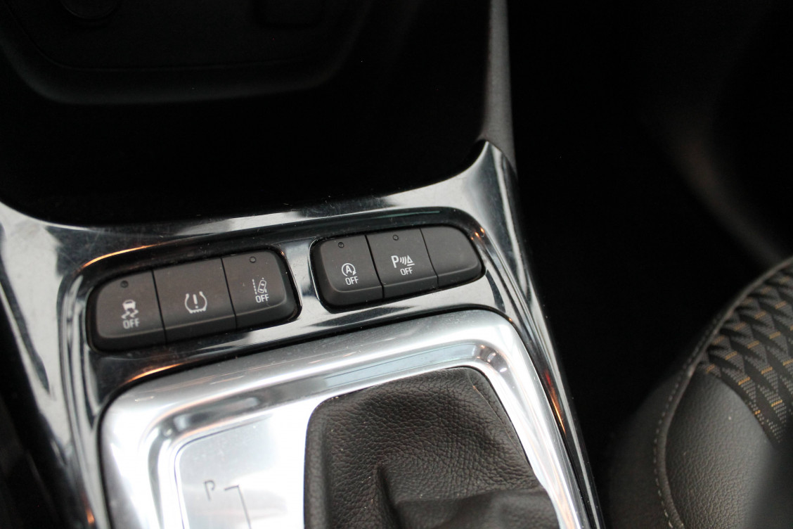 Acheter Opel Crossland X Crossland X 1.5 D 120 ch BVA6 Elegance 5p occasion dans les concessions du Groupe Faurie