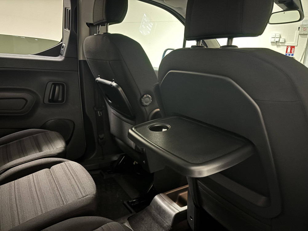 Acheter Opel Combo Combo e-Life Taille M 136 ch & Batterie 50 kw/h Elegance Pack 5p neuf dans les concessions du Groupe Faurie