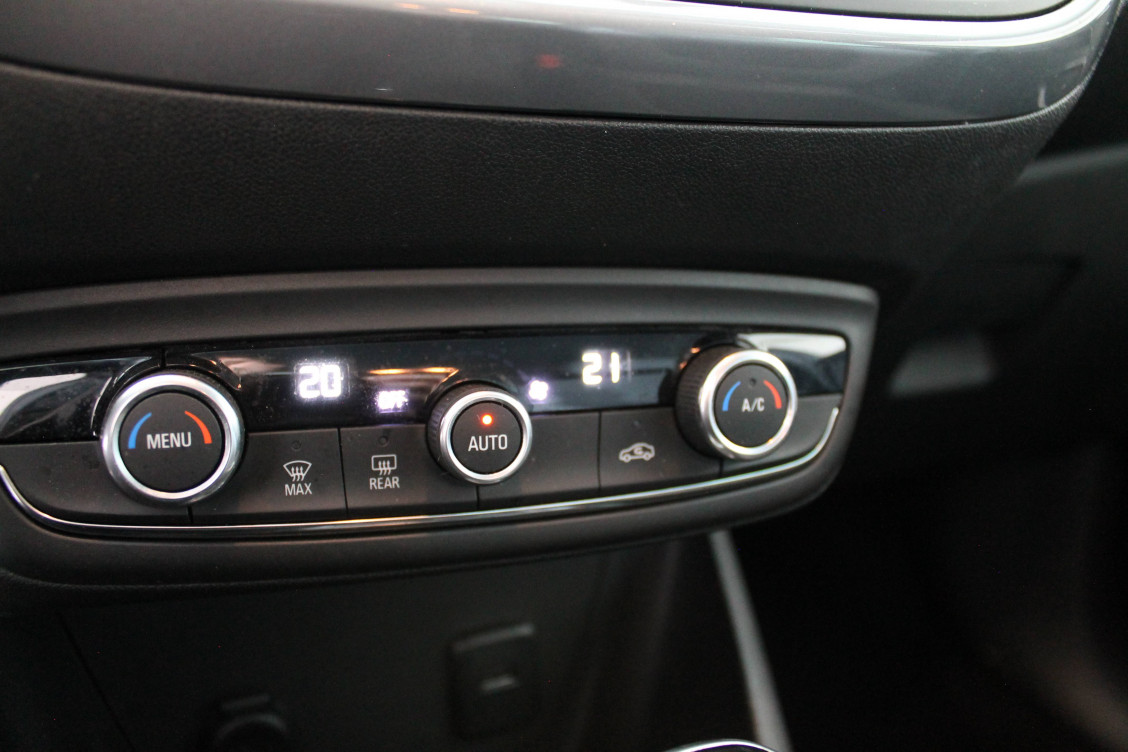 Acheter Opel Crossland X Crossland X 1.5 D 120 ch BVA6 Elegance 5p occasion dans les concessions du Groupe Faurie