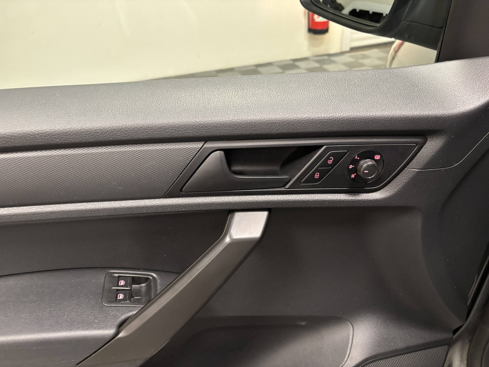 Acheter Volkswagen Caddy Van CADDY VAN 2.0 TDI 102 DSG6 BUSINESS LINE 4p occasion dans les concessions du Groupe Faurie