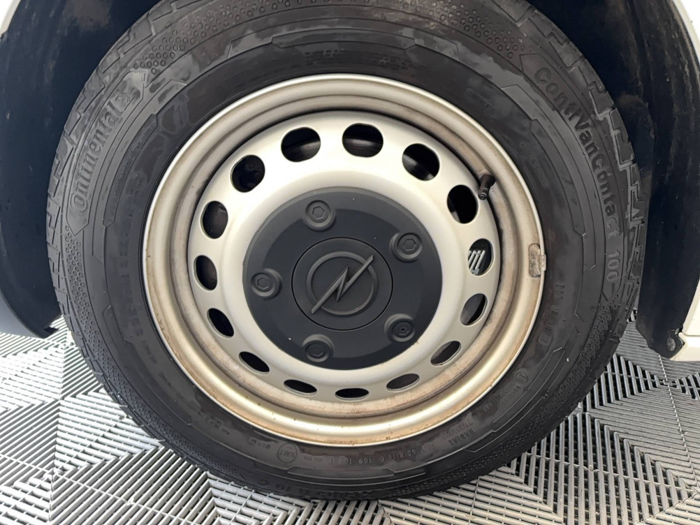 Acheter Opel Vivaro Fourgon VIVARO FGN L2 1.5 DIESEL 120 CH PACK BUSINESS 4p occasion dans les concessions du Groupe Faurie