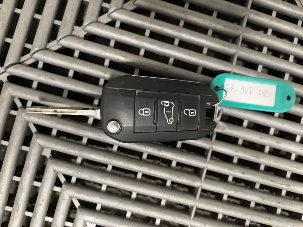 Acheter Opel Vivaro Fourgon VIVARO FGN L2 1.5 DIESEL 120 CH PACK BUSINESS 4p occasion dans les concessions du Groupe Faurie